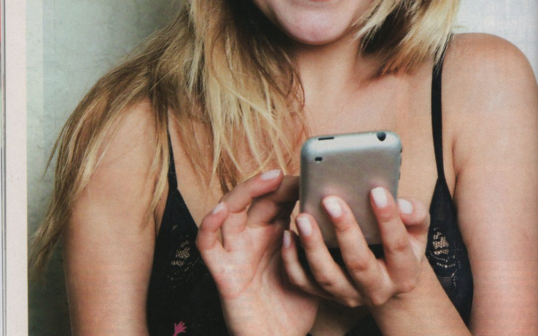 PantallasAmigas colabora con la revista Interviú en un reportaje sobre el ‘sexting’