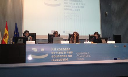 Familias aprenden a compartir la red, crecer y superar la brecha digital en Jornada organizada por la Xunta de Galicia