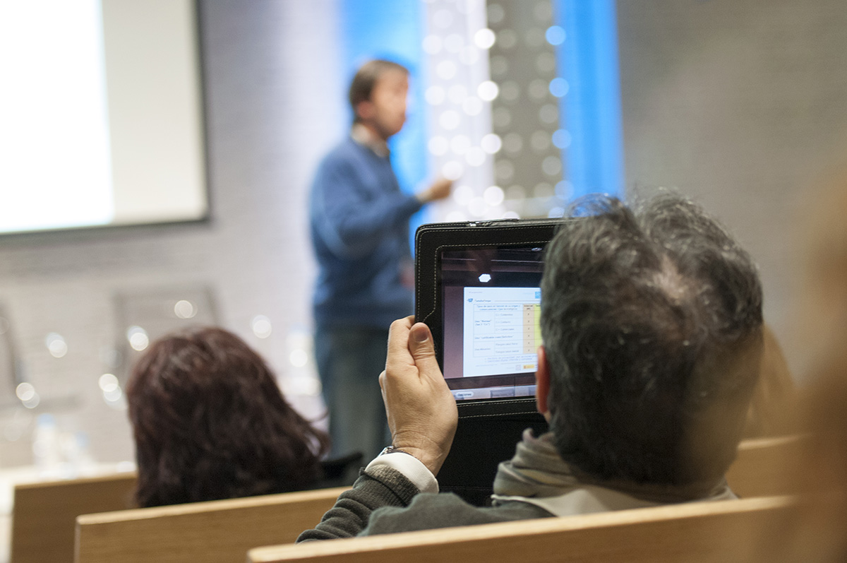 Un momento del taller donde las tablets fueron usadas por los asistentes