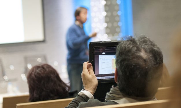 Taller de formación en Granada en prevención de riesgos en el uso de nuevas tecnologías