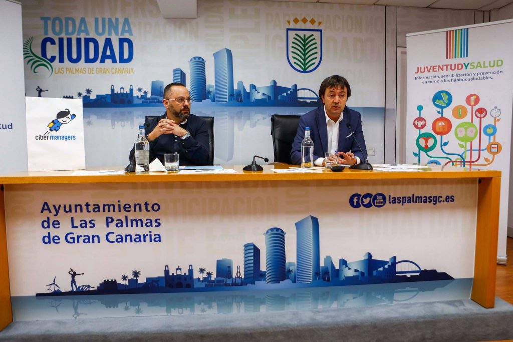 Jacinto Ortega y Jorge Flores durante la presentación del programa