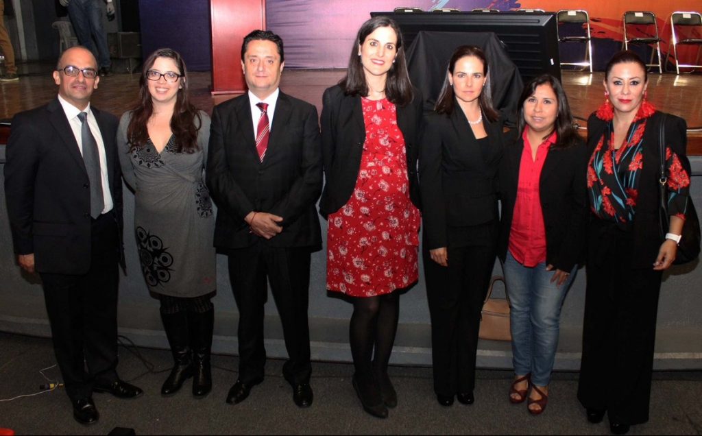 Javier García Blanco (PantallasAmigas), Daniela Baptista (UNODC), Carlos Loeschmann (ITAIPUE), Marta Vegas (Telefónica Movistar) , Gabriela Sierra (ITAIPUE), Mireya Arteaga (Comisionada IMIPE) y Laura Carcaño (ITAIPUE)