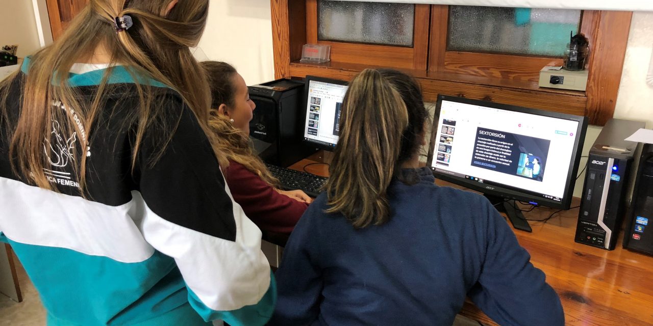 Cibermaganers en el Colegio San José Dominicas, Las Palmas de Gran Canaria