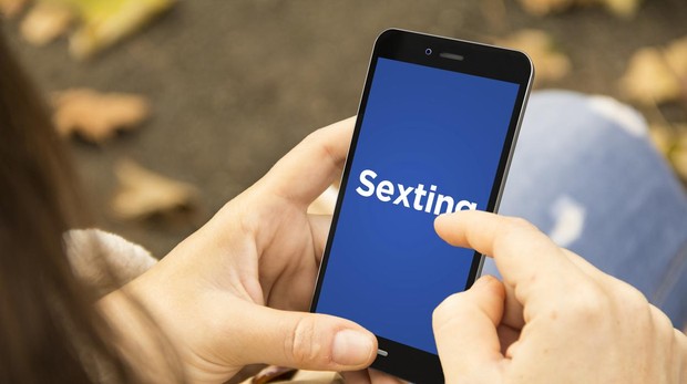 PantallasAmigas ofrece un decálogo para un sexting seguro en un reportaje de ABC