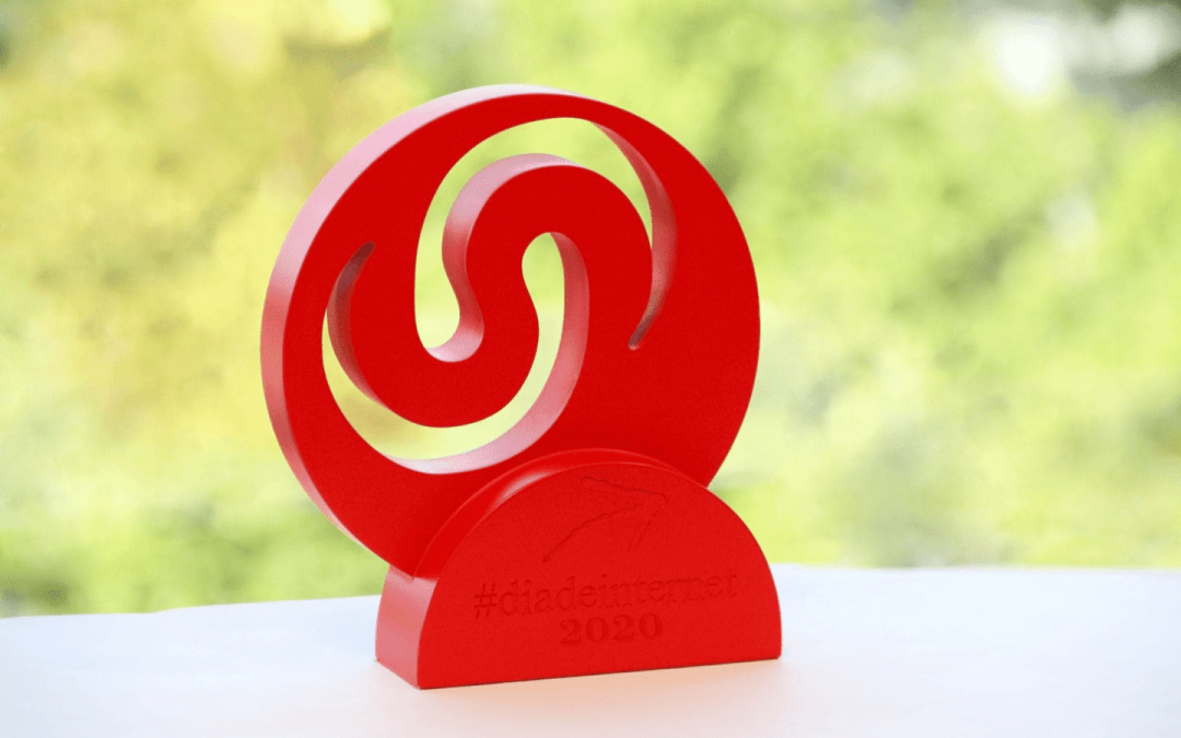 PantallasAmigas recibe el Premio de Internet 2020 a la Transformación Digital