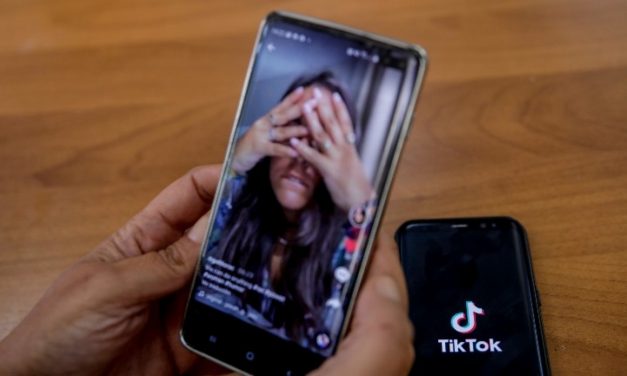 TikTok aumenta por defecto la privacidad de las cuentas de menores y endurece sus reglas sobre las bromas y el acoso