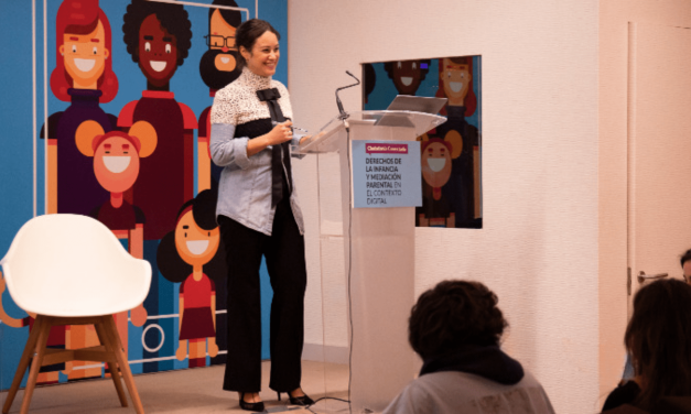 PantallasAmigas agradece a Aida Folch su contribución en la Jornada Ciudadanía Conectada 2021