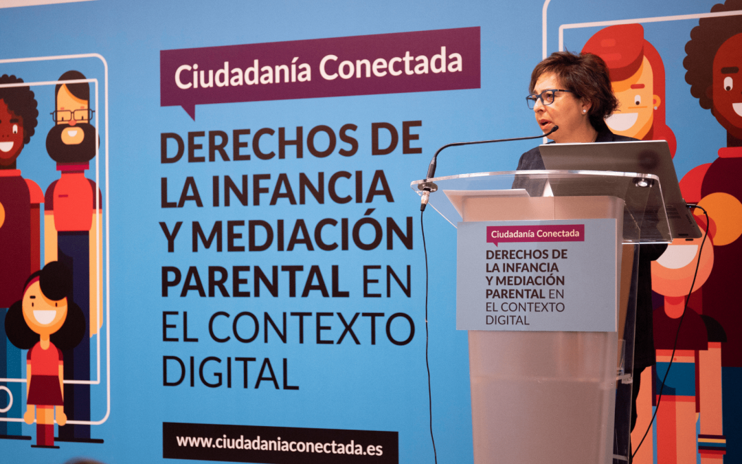 Carmen Gayo aborda los problemas de la brecha digital y la pobreza infantil durante la Jornada Ciudadanía Conectada