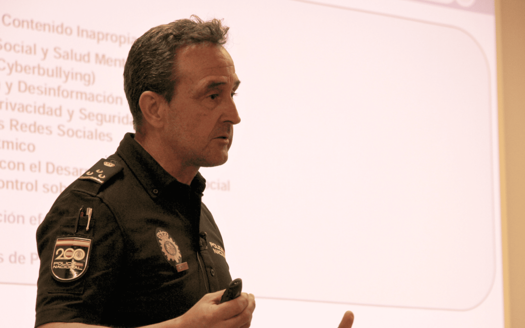 La Policía Nacional defiende una educación digital crítica y acompañada ante el auge de la IA, V Jornadas Salud Digital