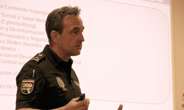 La Policía Nacional defiende una educación digital crítica y acompañada ante el auge de la IA, V Jornadas Salud Digital