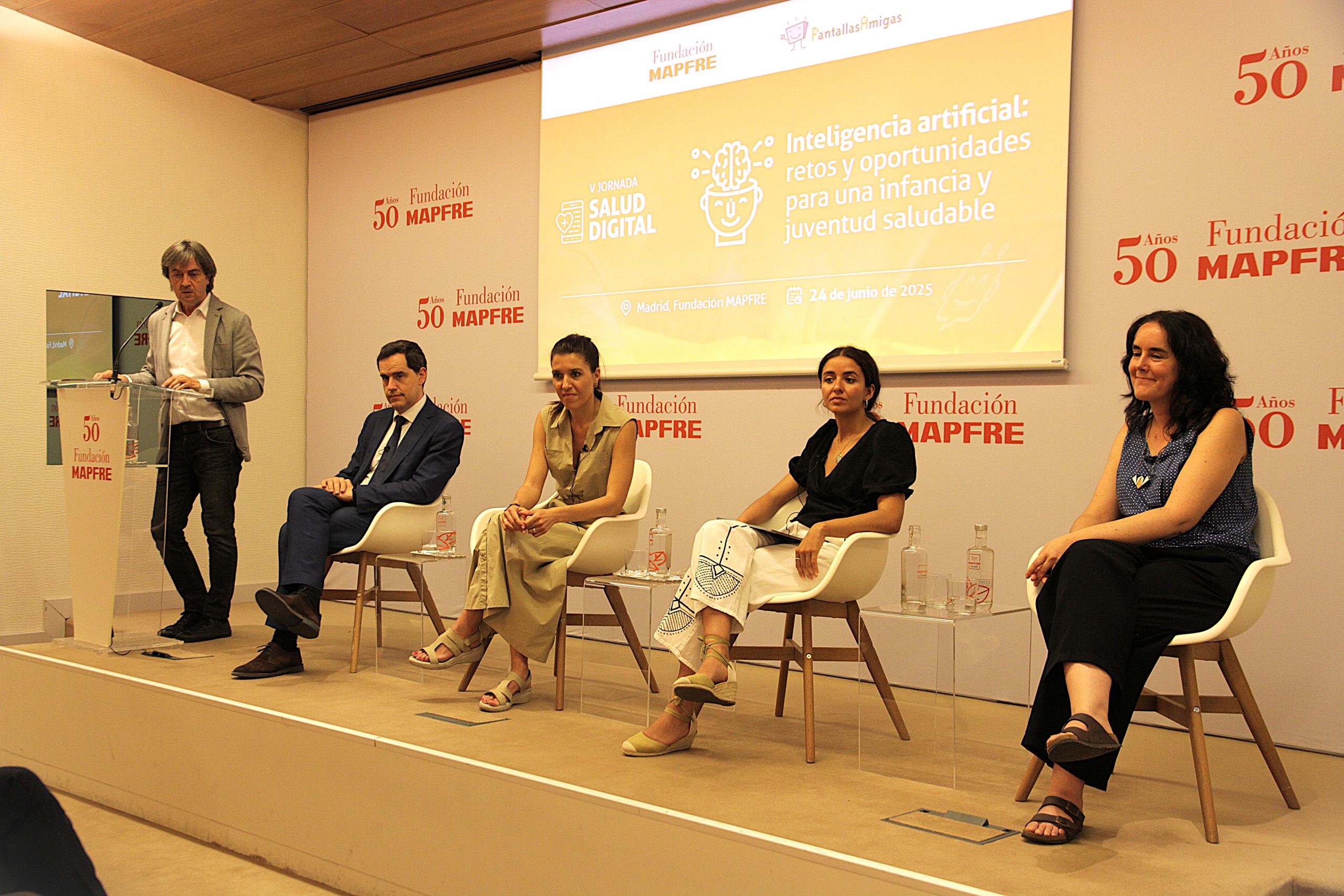 Segunda mesa Luces y sombras para el desarrollo personal y el bienestar emocional del alumnado Segunda mesa Luces y sombras para el desarrollo personal y el bienestar emocional del alumnado