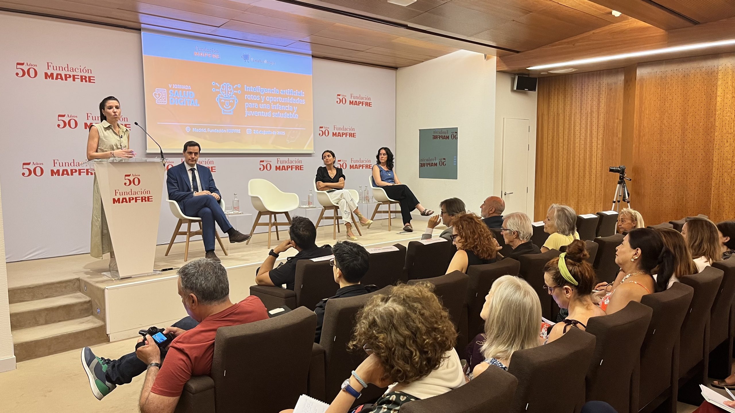 Timanfaya Hernández. Decana del Colegio Oficial de la Psicología de Madrid Timanfaya Hernández. Decana del Colegio Oficial de la Psicología de Madrid