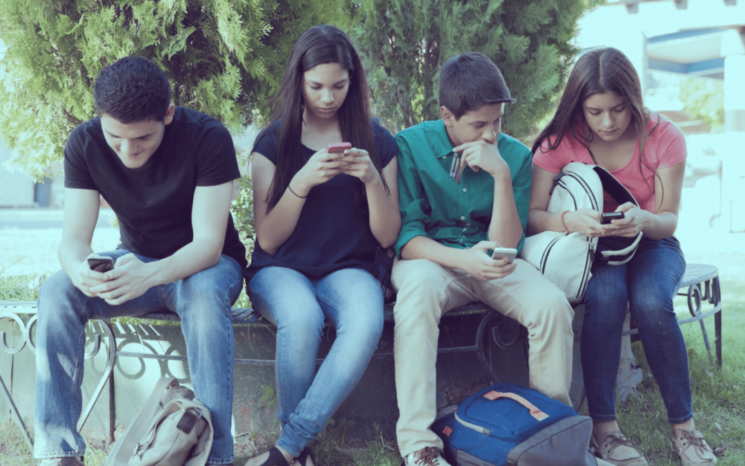 Móviles para menores: del móvil sin internet al smartphone, equilibrio entre seguridad y autonomía