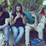 Móviles para menores: del móvil sin internet al smartphone, equilibrio entre seguridad y autonomía