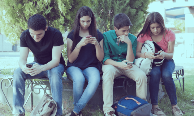 Móviles para menores: del móvil sin internet al smartphone, equilibrio entre seguridad y autonomía