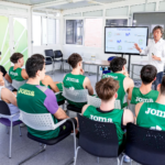 Jóvenes deportistas de la cantera de Unicaja Baloncesto apuestan por el uso responsable de la tecnología en una nueva edición de ‘Fairplay Talks’, impulsada por Movistar