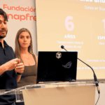Olga Fernández y Juan José do Olmo de AI, Drugs & robots, realizaron la ponencia-taller: «Del diagnóstico al cuidado: cómo la IA puede empoderar a pacientes y familias», en las VI Jornadas Salud Digital