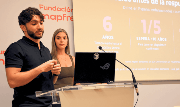 Olga Fernández y Juan José do Olmo de AI, Drugs & robots, realizaron la ponencia-taller: «Del diagnóstico al cuidado: cómo la IA puede empoderar a pacientes y familias», en las VI Jornadas Salud Digital