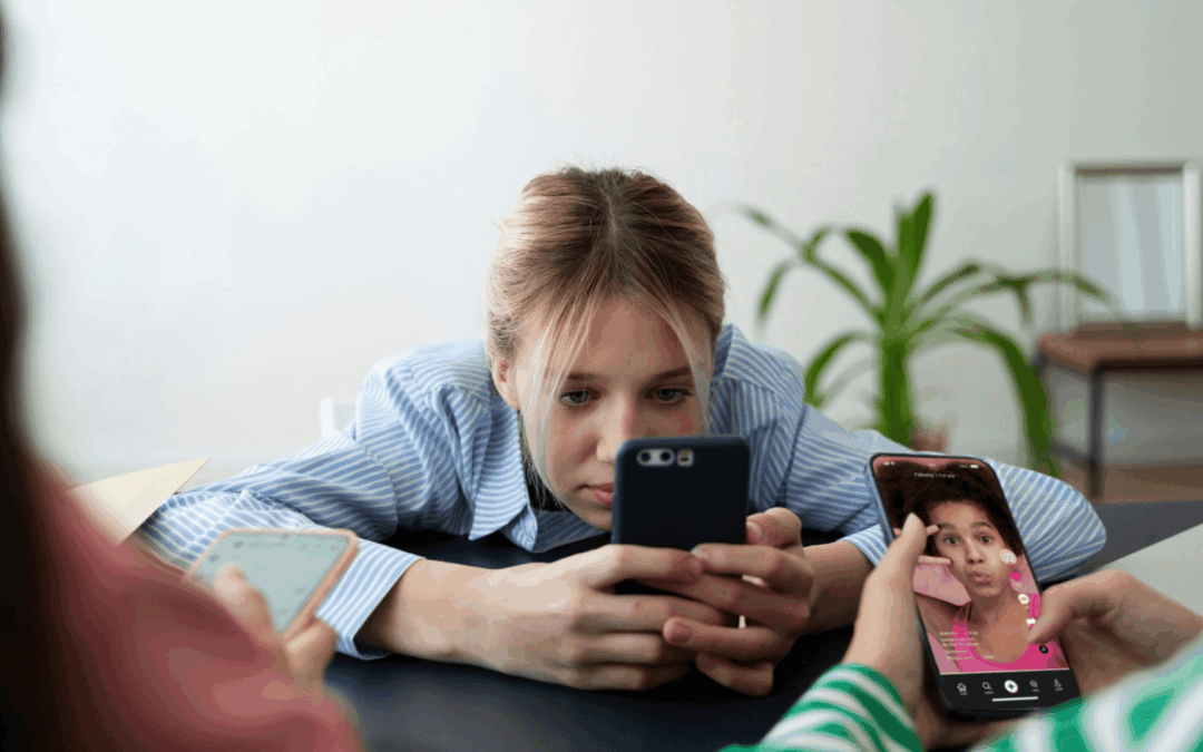 La adicción al smartphone aumentó en España entre 2016-2023 y se asocia con más depresión y menos apoyo social