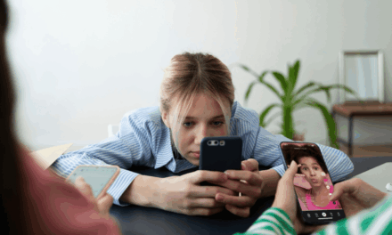 La adicción al smartphone aumentó en España entre 2016-2023 y se asocia con más depresión y menos apoyo social